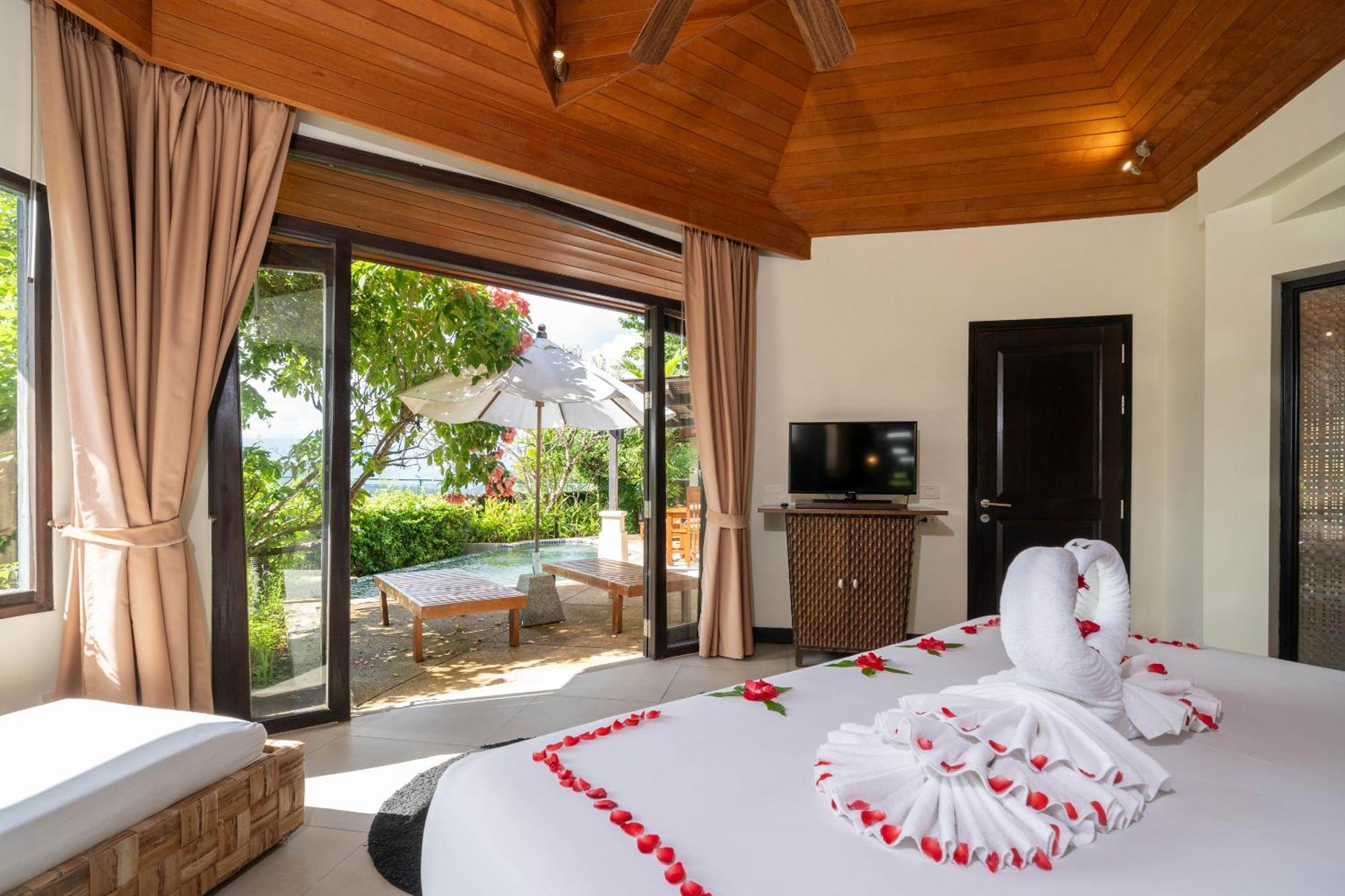 Indochine Resort And Villas - Sha Extra Plus Patong Exteriér fotografie A bedroom at the resort