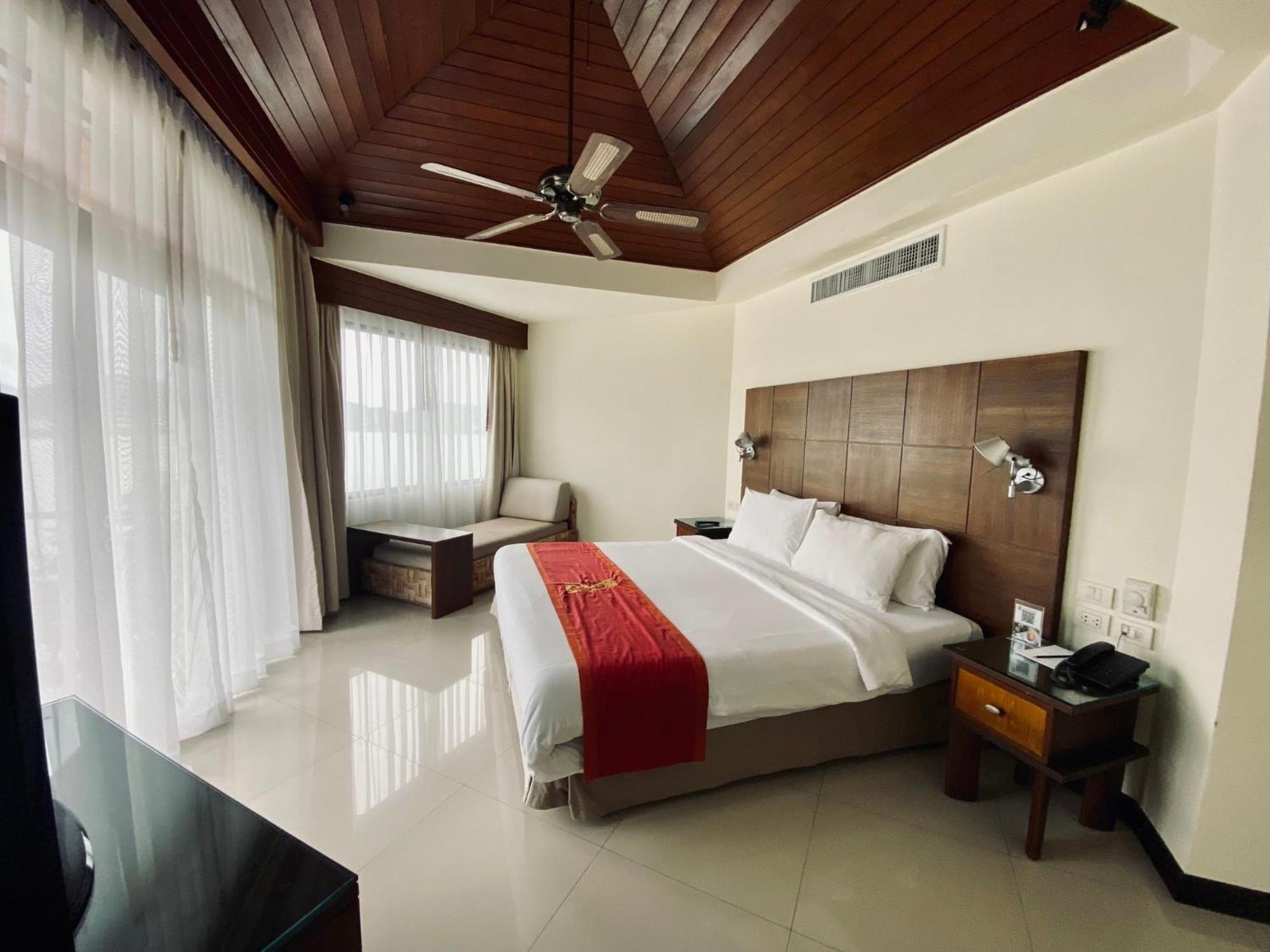 Indochine Resort And Villas - Sha Extra Plus Patong Exteriér fotografie A bedroom at the Taj Bengal